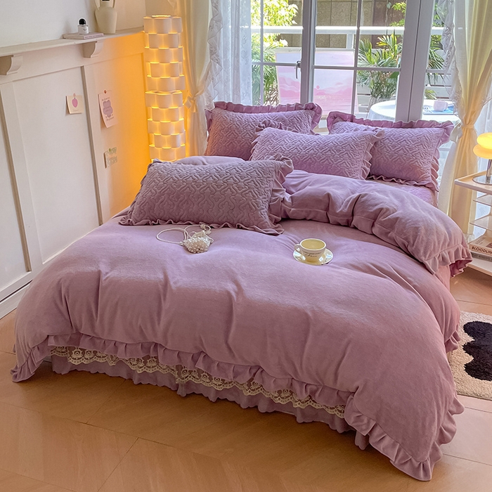 91家纺网 家纺一手货源 找家纺 畅畅家纺 2024新款冬季韩版花边蕾丝牛奶绒床盖四件套 丁香紫