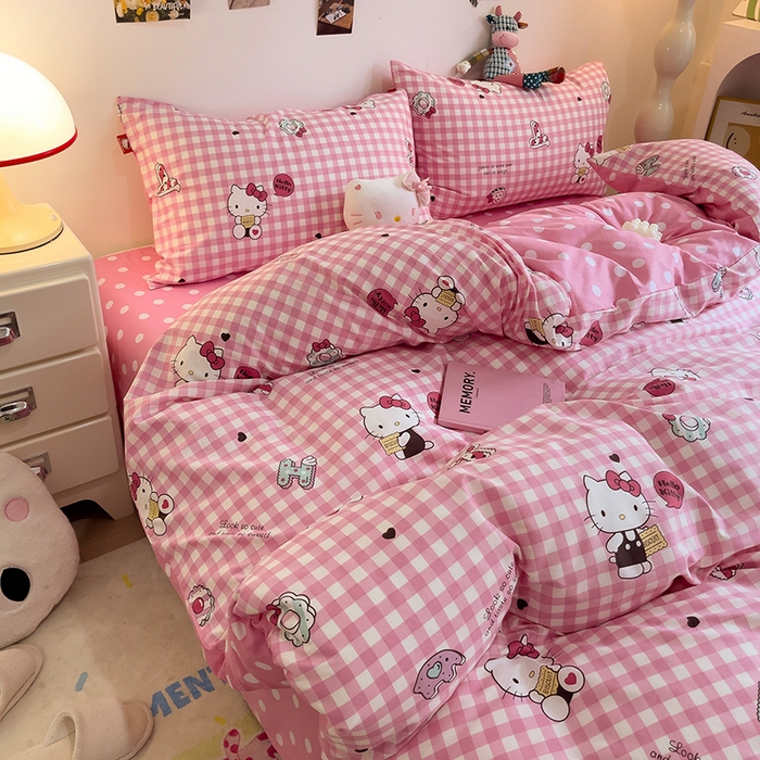 91家纺网 家纺一手货源 找家纺 朵希曼 2025新款全棉三丽鸥卡通印花系列四件套 粉格凯蒂