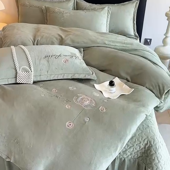 91家纺网 家纺一手货源 找家纺 陌乘坊家纺 2024新款牛奶绒床盖款四件套-香奈 香奈-牛油果绿