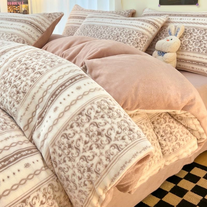 91家纺网 家纺一手货源 找家纺 2024新款原创白色小清新场景雕花牛奶绒单被套四件套 安娜