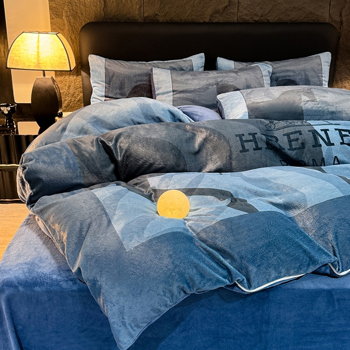 91家纺网 家纺一手货源 找家纺 新方向 2025A类丽丝绒+全消光牛奶绒四件套-奥弗恩-深蓝