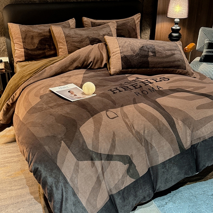 91家纺网 家纺一手货源 找家纺 （总）控价 2025A类丽丝绒+全消光牛奶绒四件套-奥弗恩