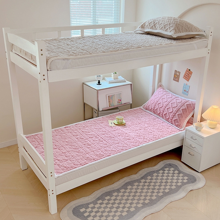 91家纺网 家纺一手货源 找家纺 贝拉梦家纺 2024新款塔肤绒牛奶绒纯色学生宿舍夹棉软床垫子护床垫 梦玫瑰