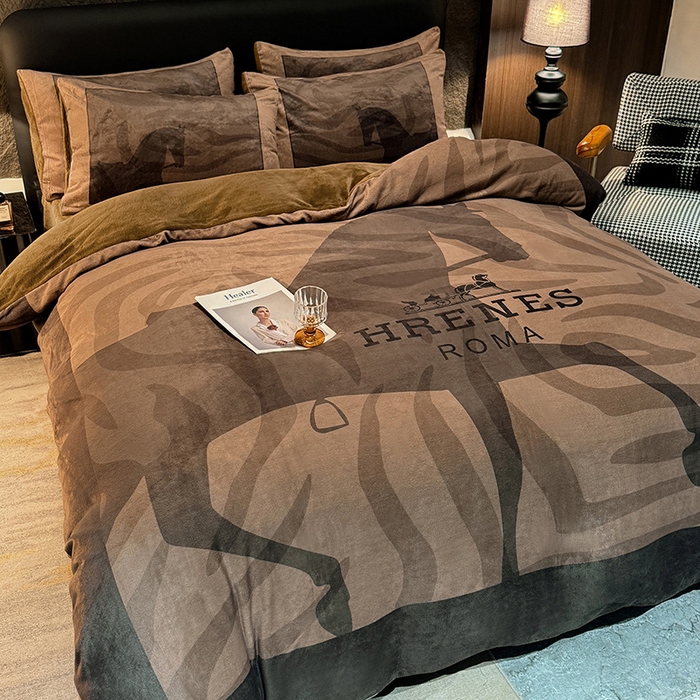 91家纺网 家纺一手货源 找家纺 新方向 2025A类丽丝绒+全消光牛奶绒四件套-奥弗恩-咖啡