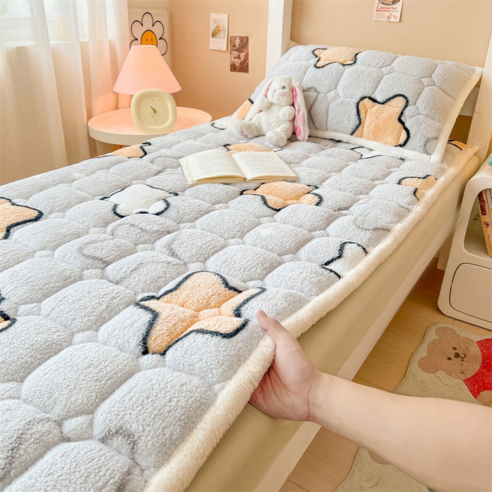 91家纺网 家纺一手货源 找家纺 雯豆家纺 2024新品泰迪绒学生床垫宿舍床褥子加厚上下铺北极绒床护垫 泰迪绒床褥-闪耀星辰