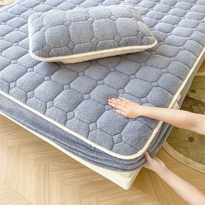 91家纺网 家纺一手货源 找家纺 雯豆家纺 2025加厚保暖泰迪绒夹棉床笠北极绒床笠床垫保护套 泰迪绒夹棉床笠-宾利蓝