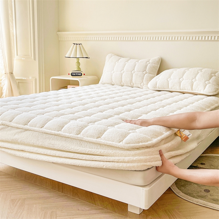 91家纺网 家纺一手货源 找家纺 雯豆家纺 2025加厚保暖泰迪绒夹棉床笠北极绒床笠床垫保护套 泰迪绒夹棉床笠-奶昔白