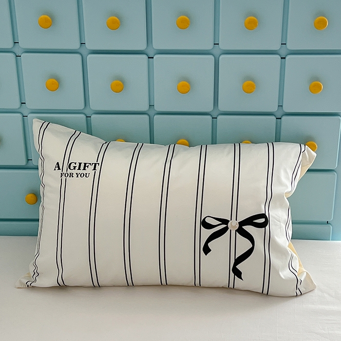 91家纺网 家纺一手货源 找家纺 昔可家纺 2024新款数码印花单品枕套系列-ins风系列 条纹蝴蝶结