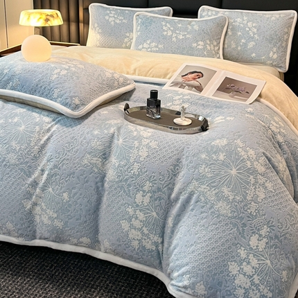 91家纺网 家纺一手货源 找家纺 （总）诺梵 高端2025雕花绒四件套牛奶烂花绒大包边被套_控价标准高于149，加大高于159