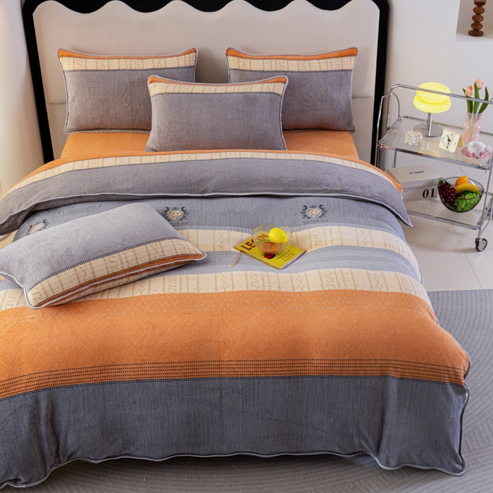 91家纺网 家纺一手货源 找家纺 欧喜璐 2024年新款 8.5-9.5斤加厚牛奶绒金貂绒法莱绒四件套单被套 英伦时尚