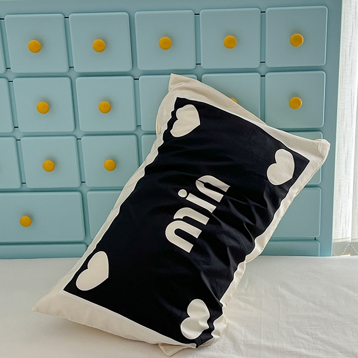 91家纺网 家纺一手货源 找家纺 昔可家纺 2024新款数码印花单品枕套系列-ins风系列 缪缪爱心