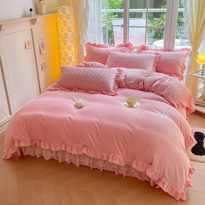 91家纺网 家纺一手货源 找家纺 （总）畅畅家纺 2024新款冬季韩版花边蕾丝牛奶绒床盖四件套