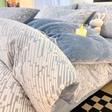 2024新款原创白色小清新场景雕花牛奶绒单被套四件套 流星雨-蓝