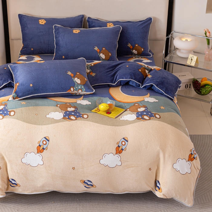 91家纺网 家纺一手货源 找家纺 欧喜璐 2024年新款 8.5-9.5斤加厚牛奶绒金貂绒法莱绒四件套单被套 太空熊