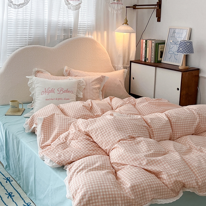 91家纺网 家纺一手货源 找家纺 昔可家纺 2024新款m1u系格子蕾丝花边四件套 甜心粉格