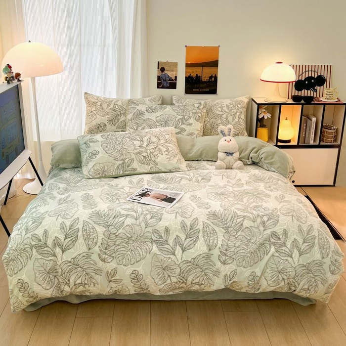 91家纺网 家纺一手货源 找家纺 2024新款原创白色小清新场景雕花牛奶绒单被套四件套 仙贝-绿