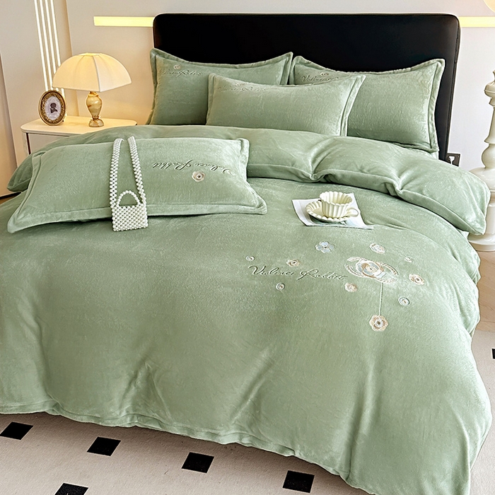 91家纺网 家纺一手货源 找家纺 陌乘坊家纺 2024新款牛奶绒床盖款四件套-香奈 香奈-牛油果绿