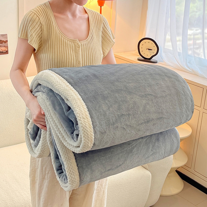 91家纺网 家纺一手货源 找家纺 千荨 2024新款亲肤舒适高克重双面牛奶绒纯色毛毯 牛奶绒-浅灰