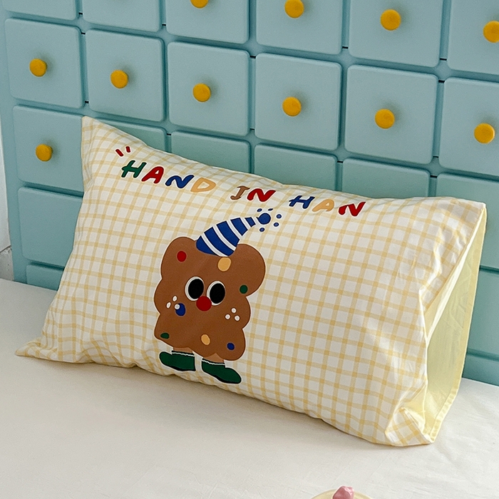 91家纺网 家纺一手货源 找家纺 昔可家纺 2024新款数码印花单品枕套系列-卡通系列 黄格饼干