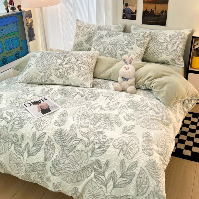 91家纺网 家纺一手货源 找家纺 2024新款原创白色小清新场景雕花牛奶绒单被套四件套 仙贝-绿