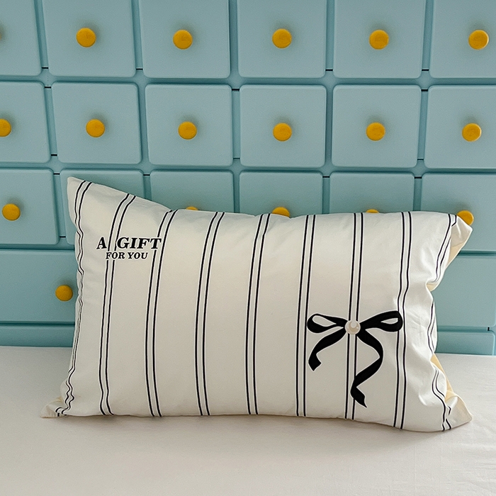 91家纺网 家纺一手货源 找家纺 昔可家纺 2024新款数码印花单品枕套系列-ins风系列 条纹蝴蝶结