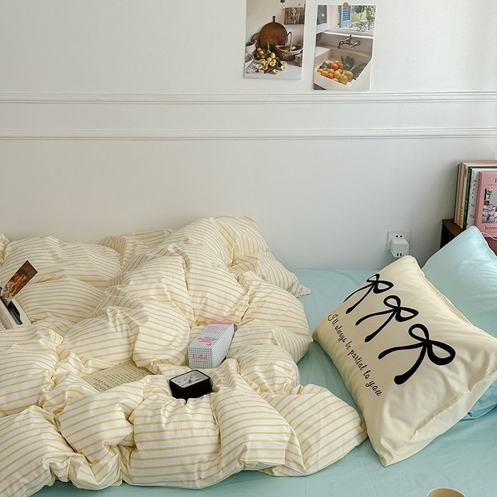 91家纺网 家纺一手货源 找家纺 昔可家纺 2024新款竖条全棉四件套大版枕套系列 嫩黄条纹