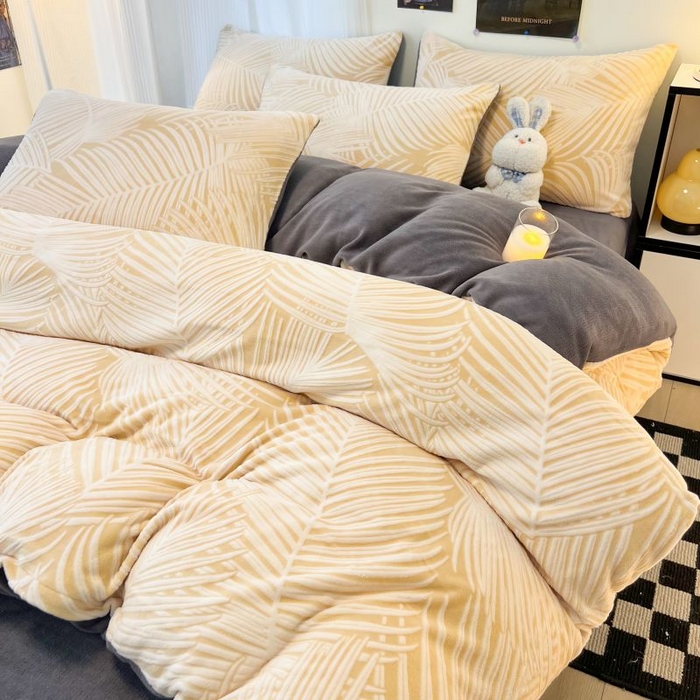 91家纺网 家纺一手货源 找家纺 2024新款原创白色小清新场景雕花牛奶绒单被套四件套 丛林-黄