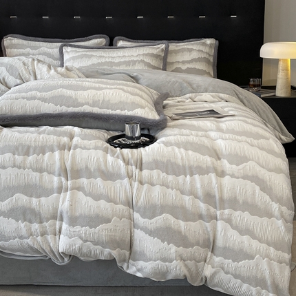 91家纺网 家纺一手货源 找家纺 （总）宇航家纺 2024新款轻奢风兔毛花边雕花绒牛奶绒四件套