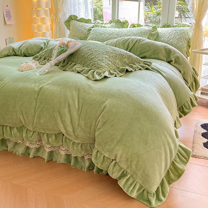 91家纺网 家纺一手货源 找家纺 畅畅家纺 2024新款冬季韩版花边蕾丝牛奶绒床盖四件套 草绿