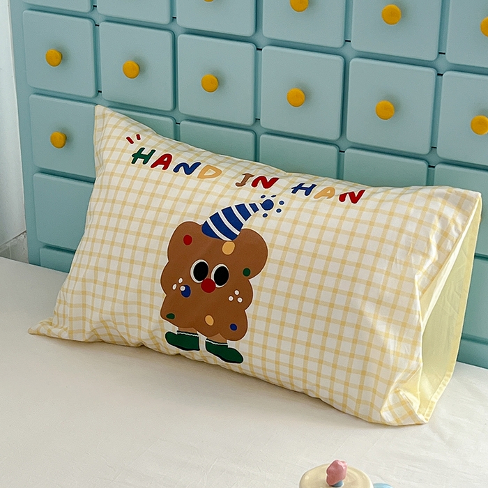 91家纺网 家纺一手货源 找家纺 昔可家纺 2024新款数码印花单品枕套系列-卡通系列 黄格饼干