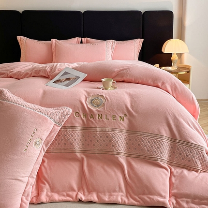 91家纺网 家纺一手货源 找家纺 （总）苹果星家纺 2024新款保暖亲肤全消光牛奶绒四件套