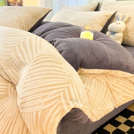 2024新款原创白色小清新场景雕花牛奶绒单被套四件套 丛林-黄