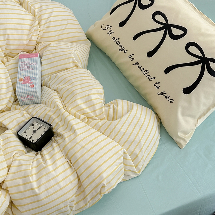 91家纺网 家纺一手货源 找家纺 昔可家纺 2024新款竖条全棉四件套大版枕套系列 嫩黄条纹