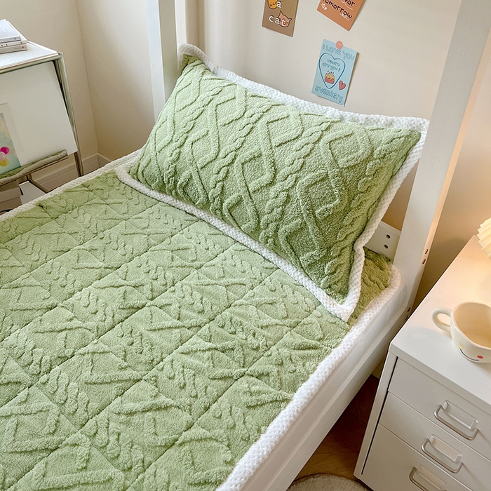 91家纺网 家纺一手货源 找家纺 （总）贝拉梦家纺 2024新款塔肤绒牛奶绒纯色学生宿舍夹棉软床垫子护床垫