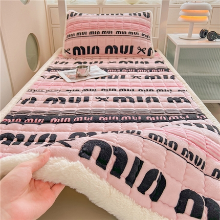 91家纺网 家纺一手货源 找家纺 （总）喜居 2024新款印花牛奶绒床垫学生床垫学生宿舍床垫床褥子被套四件套