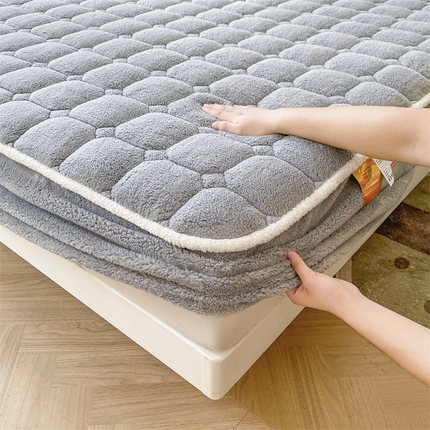 91家纺网 家纺一手货源 找家纺 （总）雯豆家纺 2025加厚保暖泰迪绒夹棉床笠北极绒床笠床垫保护套