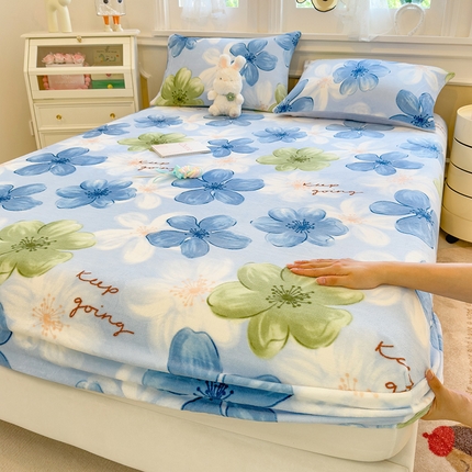 91家纺网 家纺一手货源 找家纺 （总）摩妮卡 2025新款印花小清新牛奶绒印花床笠三件套