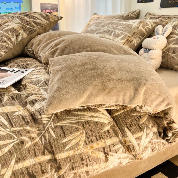 91家纺网 家纺一手货源 找家纺 2024新款原创白色小清新场景雕花牛奶绒单被套四件套 国风竹叶