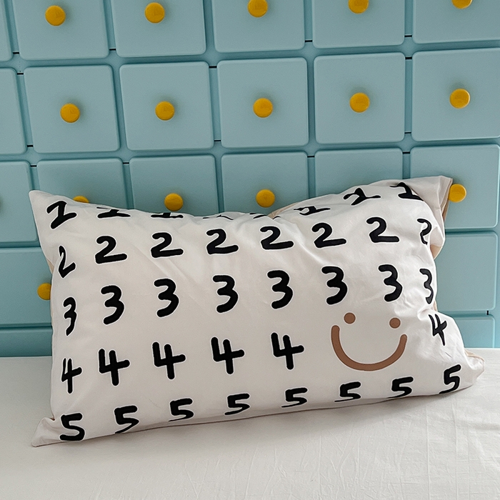 91家纺网 家纺一手货源 找家纺 昔可家纺 2024新款数码印花单品枕套系列-ins风系列 数字笑脸