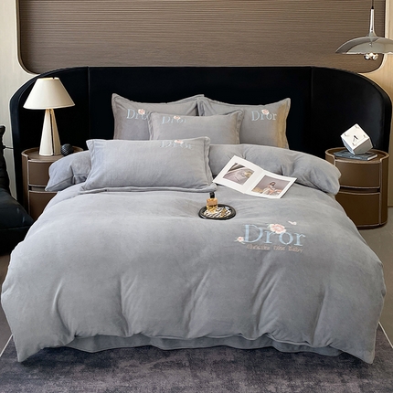 91家纺网 家纺一手货源 找家纺 （总）缦纱 2024新款牛奶绒纯色刺绣四件套