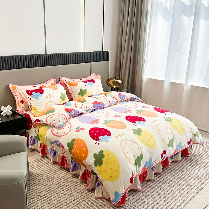 91家纺网 家纺一手货源 找家纺 欧喜璐 2024年新款 8.5-9.5斤加厚牛奶绒金貂绒法莱绒四件套单被套 草莓