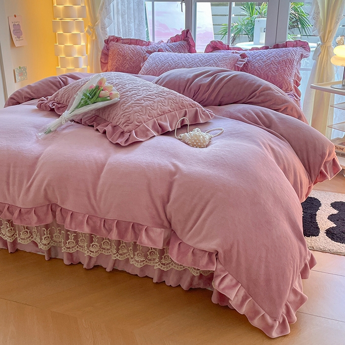 91家纺网 家纺一手货源 找家纺 畅畅家纺 2024新款冬季韩版花边蕾丝牛奶绒床盖四件套 藕紫