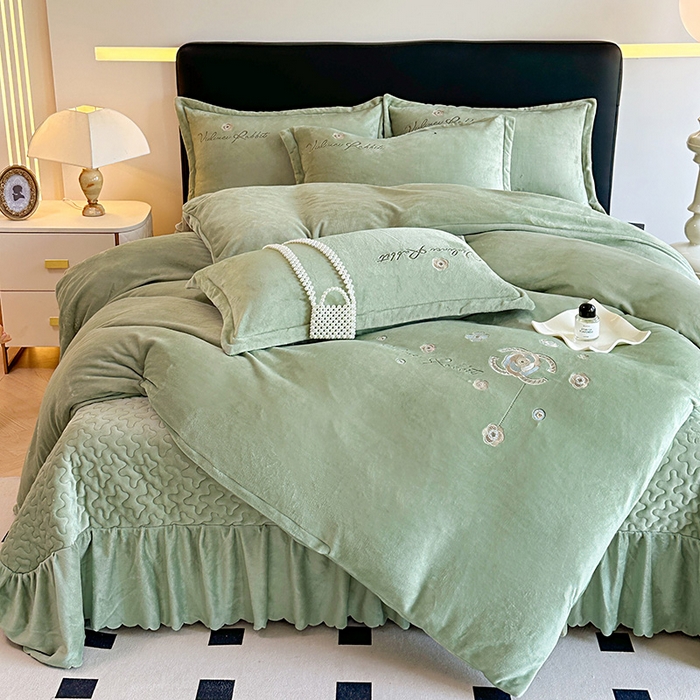 91家纺网 家纺一手货源 找家纺 陌乘坊家纺 2024新款牛奶绒床盖款四件套-香奈 香奈-牛油果绿