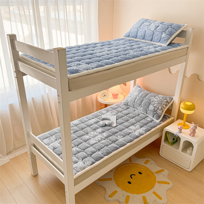 91家纺网 家纺一手货源 找家纺 雯豆家纺 2024新品泰迪绒学生床垫宿舍床褥子加厚上下铺北极绒床护垫 泰迪绒床褥-雪花飘飘-灰