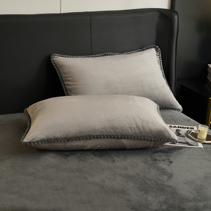 91家纺网 家纺一手货源 找家纺 （总）闲鱼家纺 2025新款高克重牛奶绒四件套水晶绒金貂法莱绒臻绒欧式包边系列（新拍图）-单枕套