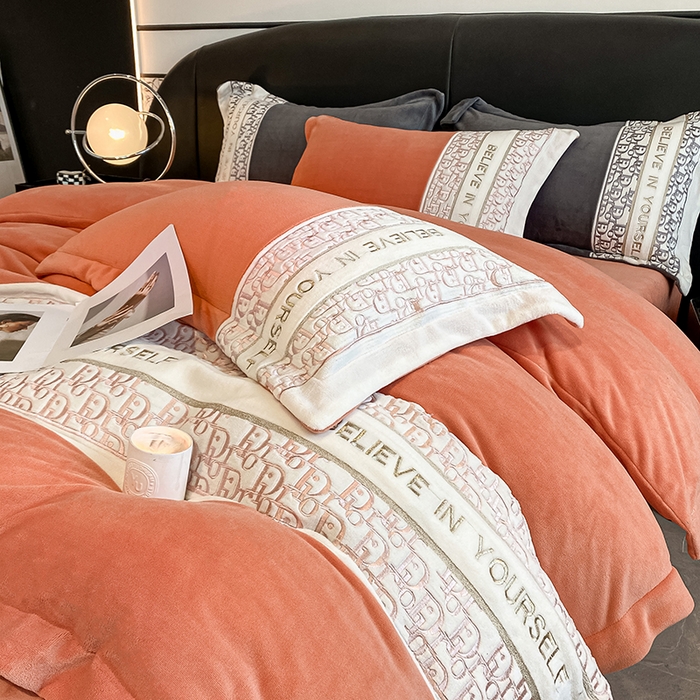 91家纺网 家纺一手货源 找家纺 苹果星家纺 2024新款秋冬高定系列立体刺绣230g全消光牛奶绒-赛琳娜 赛琳娜-艾玛橙