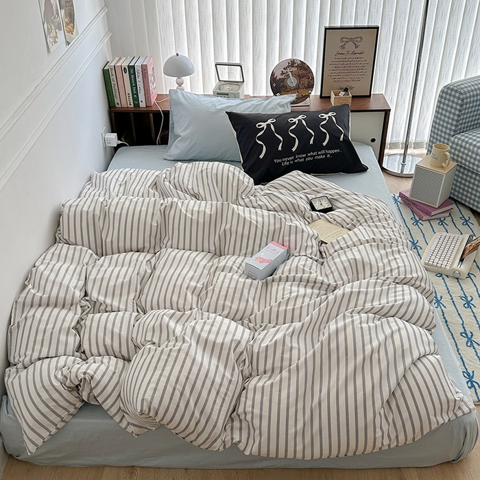 91家纺网 家纺一手货源 找家纺 昔可家纺 2024新款竖条全棉四件套大版枕套系列 浅灰条纹