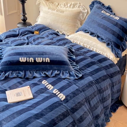 91家纺网 家纺一手货源 找家纺 （总）2024新款牛奶绒韩版花边四件套AB双色纱提花系列绒套件-丽贝卡