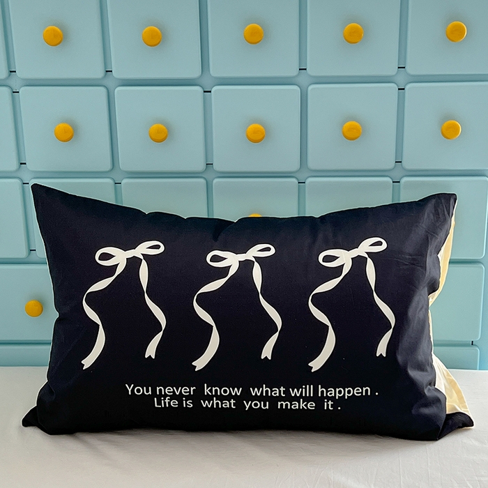 91家纺网 家纺一手货源 找家纺 昔可家纺 2024新款数码印花单品枕套系列-ins风系列 黑色丝带蝴蝶结