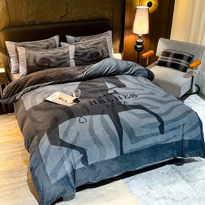 91家纺网 家纺一手货源 找家纺 新方向 2025A类丽丝绒+全消光牛奶绒四件套-奥弗恩-深灰